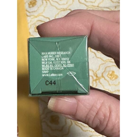 LA MER The Lip Volumizer - 0.23oz Sealed Retail $90 - Picture 3 of 3